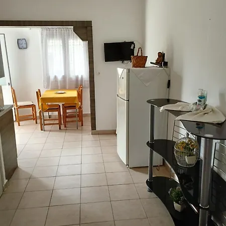 Eleni Aparthotel *