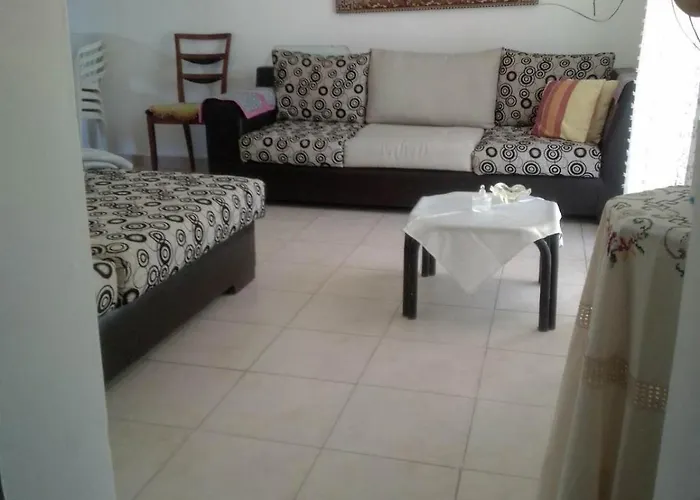 Aparthotel Eleni Nea Skioni
